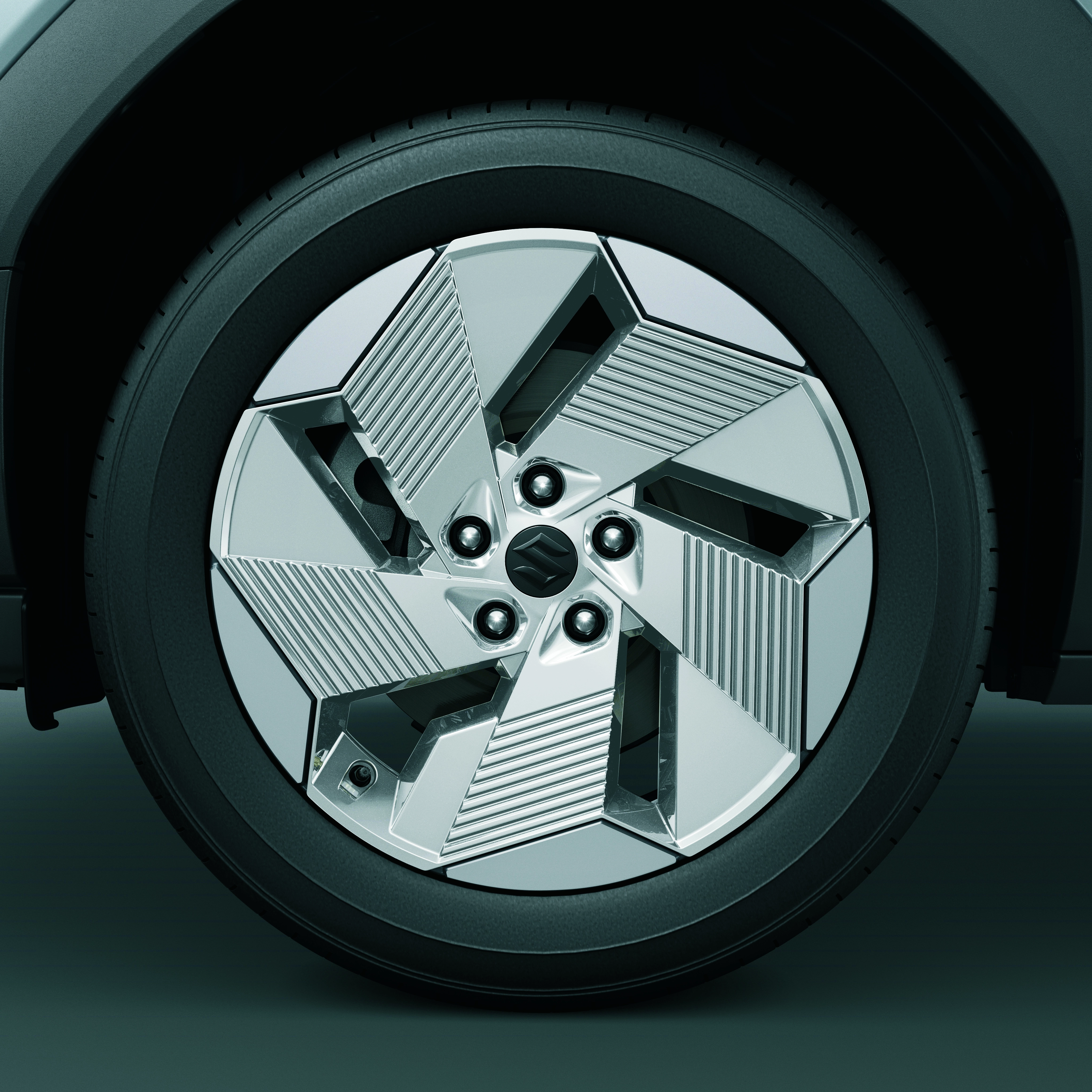 ALLOY WHEEL GARNISH 18