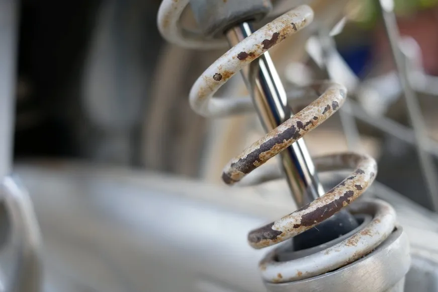 Ciri-Ciri Bearing Shockbreaker Motor Rusak