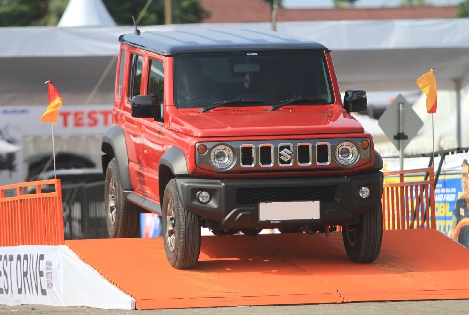 Heboh Test Drive Mobil Jimny 5 Door Dan Hybrid Suzuki Di Iims 2024 Berhadiah Logam Mulia