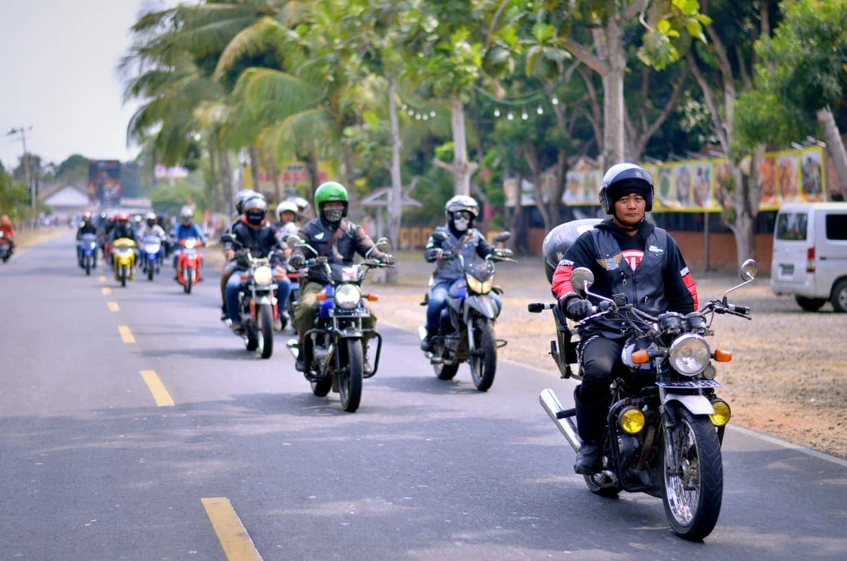 Sunmori Bikers Suzuki Menyusuri Pantai Ujung Barat Pulau Jawasunmori Bikers Suzuki Menyusuri Pantai Ujung Barat Pulau Jawa