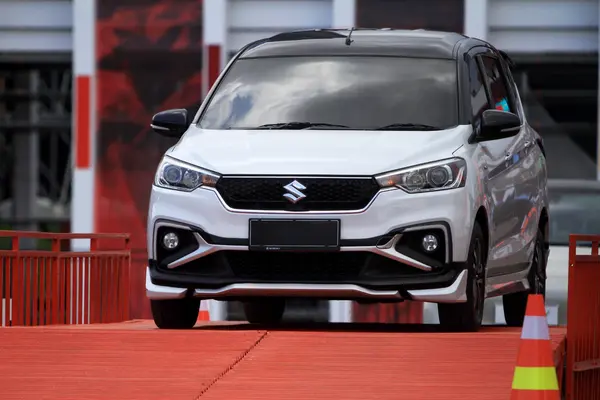 Test Drive Mobil Suzuki Di Iims 2025 Bawa Pulang Sepeda Motor Atau Logam Mulia